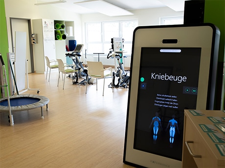 MS-Patient beim Training mit Pixformance in der Sauerlandklinik